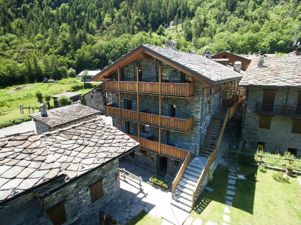 Le Petit Coeur Residence De Montagne La Salle Esterno foto