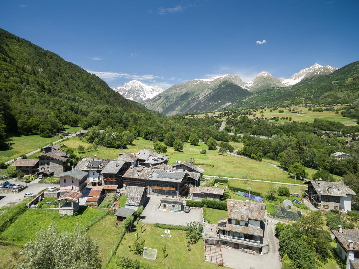 Le Petit Coeur Residence De Montagne La Salle Esterno foto